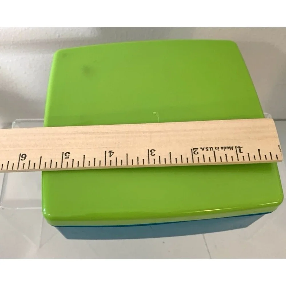 Set of 9 Avon Food Cooling Storage Containers with Built‑In Reusable Ice Packs